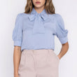 Laden Sie das Bild in den Galerie-Viewer,  Bluse model 230460 Nife 
