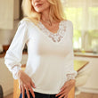 Laden Sie das Bild in den Galerie-Viewer,  Bluse model 230807 Mirale 

