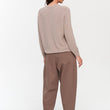 Laden Sie das Bild in den Galerie-Viewer,  Pullover model 230853 Makadamia 
