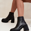 Laden Sie das Bild in den Galerie-Viewer,  Stiefeletten mit Platform model 230924 Step in style 
