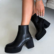 Laden Sie das Bild in den Galerie-Viewer,  Stiefeletten mit Platform model 230924 Step in style 
