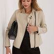 Laden Sie das Bild in den Galerie-Viewer,  Jacke model 231580 Factory Price 
