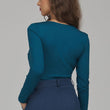 Laden Sie das Bild in den Galerie-Viewer,  Bluse model 231669 Nife 
