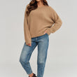 Laden Sie das Bild in den Galerie-Viewer, Pullover model 232011 Makadamia
