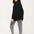 Laden Sie das Bild in den Galerie-Viewer,  Rollkragenpullover model 232051 Makadamia 
