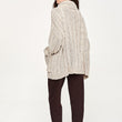 Laden Sie das Bild in den Galerie-Viewer,  Rollkragenpullover model 232052 Makadamia 
