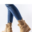 Laden Sie das Bild in den Galerie-Viewer,  Plateau-Stiefeletten model 232145 Solea 
