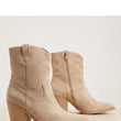 Laden Sie das Bild in den Galerie-Viewer,  Stiefeletten mit Absatz model 232152 Solea 
