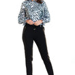 Laden Sie das Bild in den Galerie-Viewer,  Bluse model 129920 awama 

