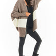 Laden Sie das Bild in den Galerie-Viewer,  Cardigan model 149732 awama 
