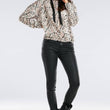 Laden Sie das Bild in den Galerie-Viewer,  Sweater model 149806 awama 
