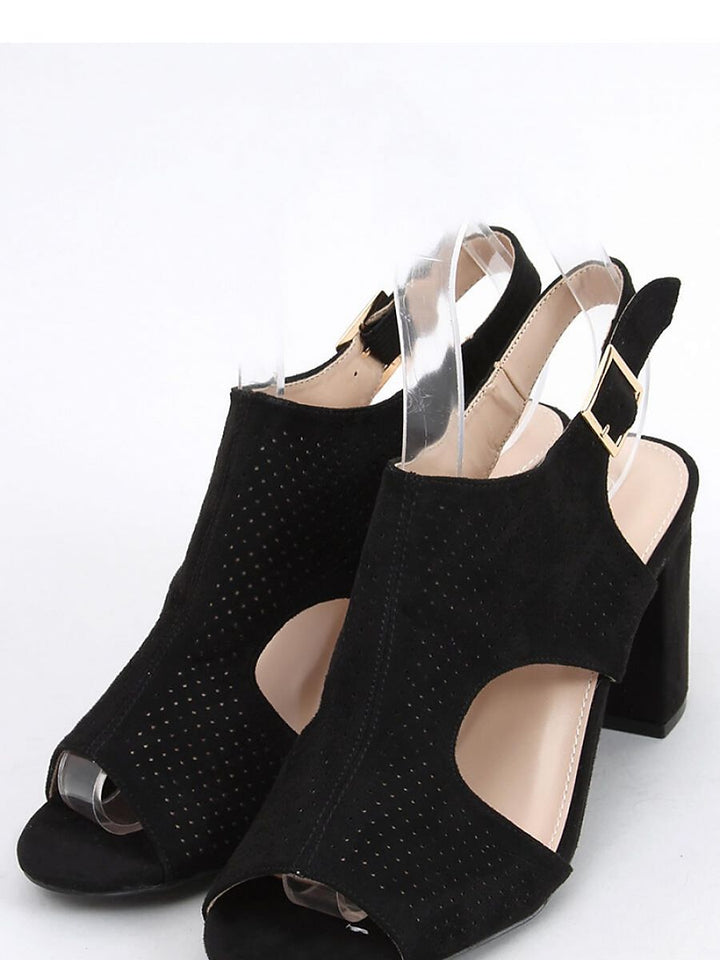 Sandalen mit Absatz Model 166907 Inello | Textil Großhandel ATA-Mode